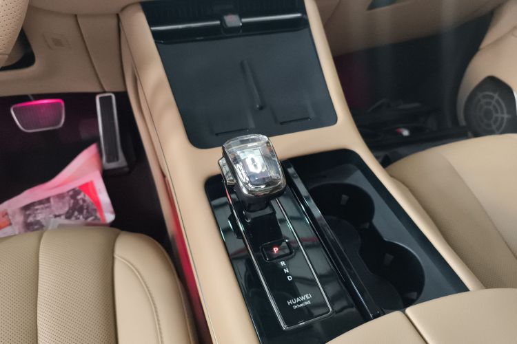 鸿蒙智行 问界M7 2024款 1.5T 后驱Plus版 5座局部细节18