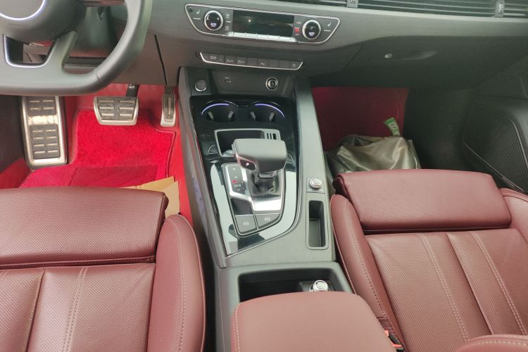 奥迪A4L 2023款 40 TFSI Bang&Olufsen 星夜版局部细节18