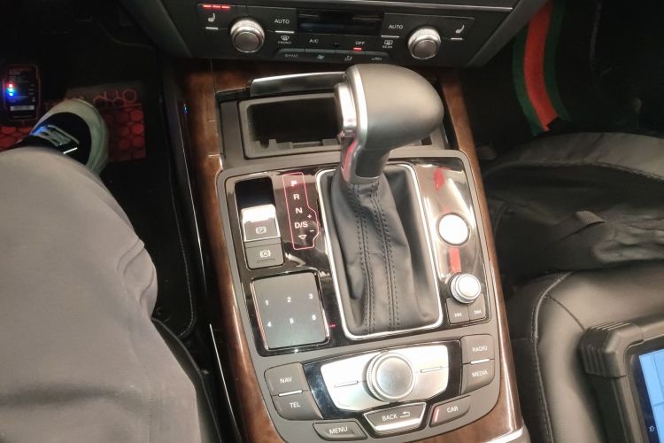 奥迪A6L 2015款 30 FSI 百万纪念舒享型局部细节18