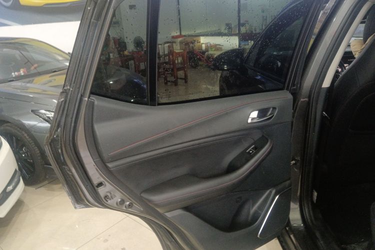 广汽传祺 传祺GS4 2021款 270T 自动科技纵享版中控内饰7008