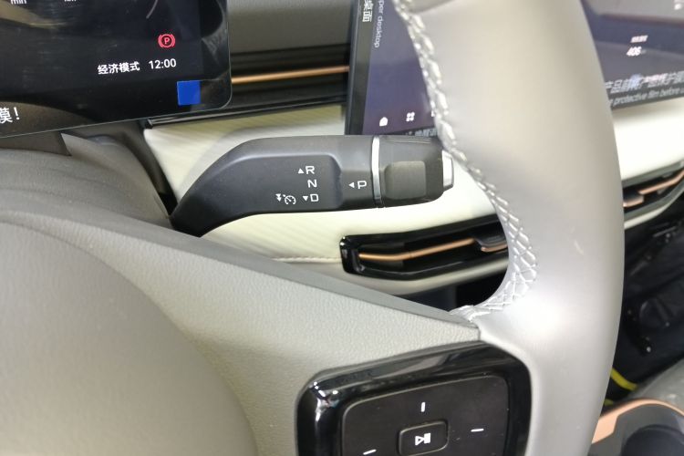 奔腾 悦意03 2025款 565km 臻享版中控内饰18