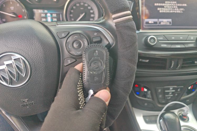 别克 昂科威 2018款 20T 两驱精英型中控内饰11