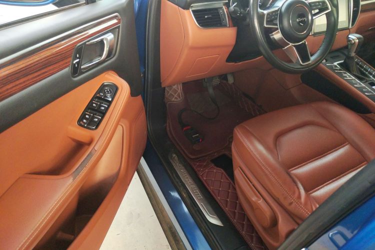 众泰SR9 2017款 2.0T 自动极致之光版中控内饰7003