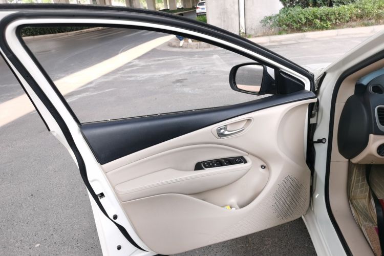 菲亚特 菲翔 2012款 1.4T 自动劲享版中控内饰47