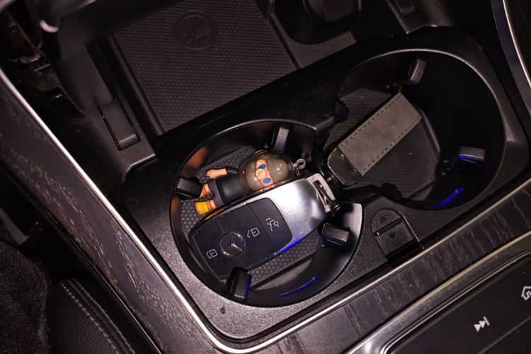 奔驰C级 2021款 C 200 L 时尚型运动版中控内饰11