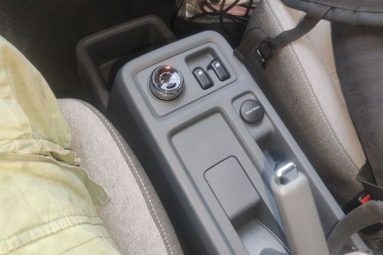 五菱汽车 五菱扬光 2024款 300KM 舒适型客车版 75kW中控内饰18