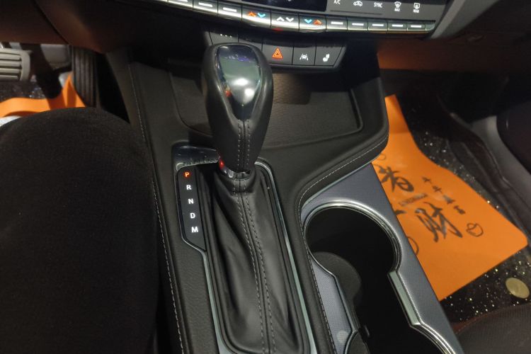 凯迪拉克CT4 2023款 28T 豪华型中控内饰18