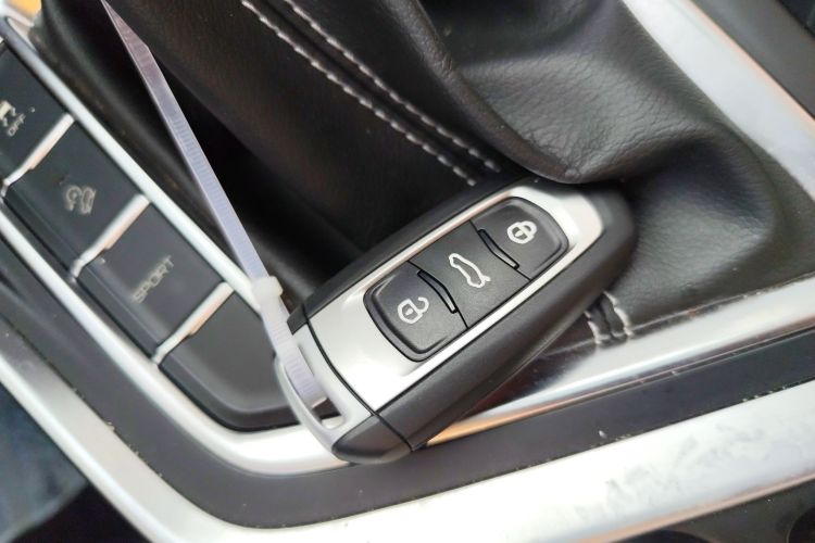 吉利汽车 远景X3 2020款 1.5L CVT尊贵型中控内饰11