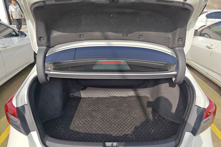 本田 思域 2023款 240TURBO CVT劲势版机舱底盘23