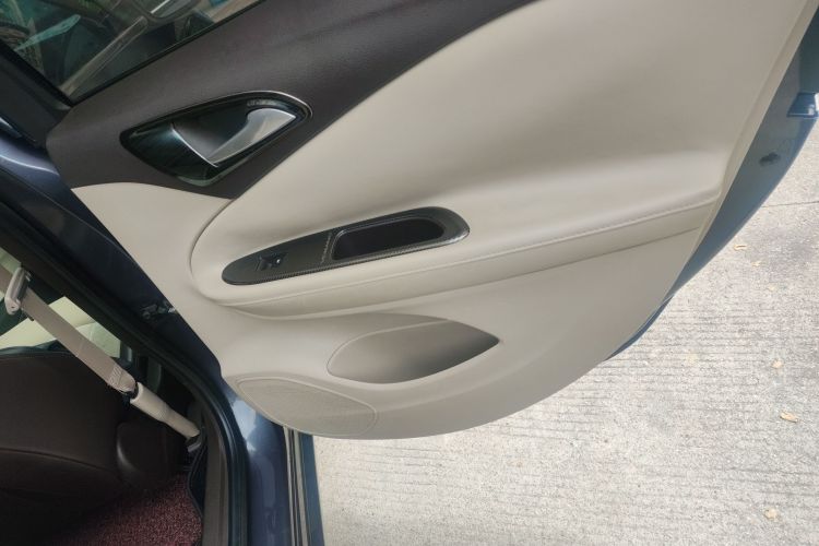 别克 威朗 2015款 三厢 15S 自动领先型中控内饰7006