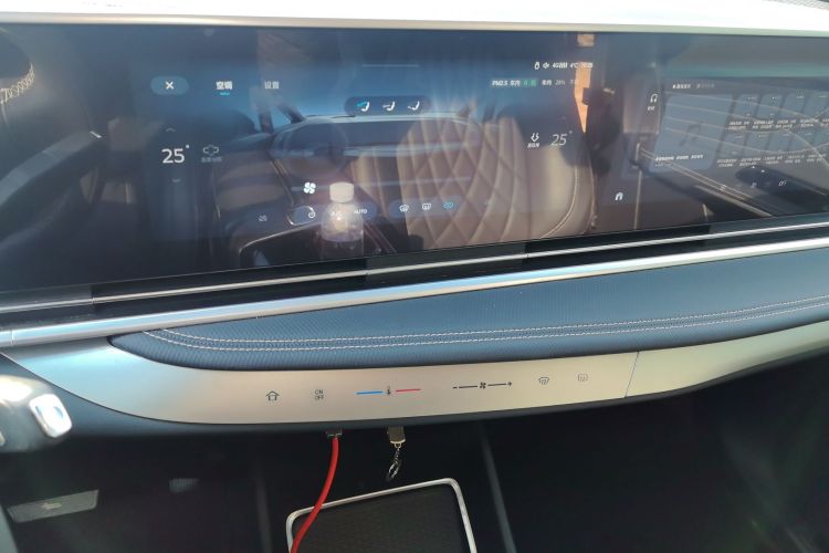 上汽大通MAXUS 大通G90 2022款 2.0T 星河七座版中控内饰16