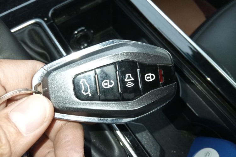 捷途X90 2020款 1.6T DCT影御版 5座中控内饰11