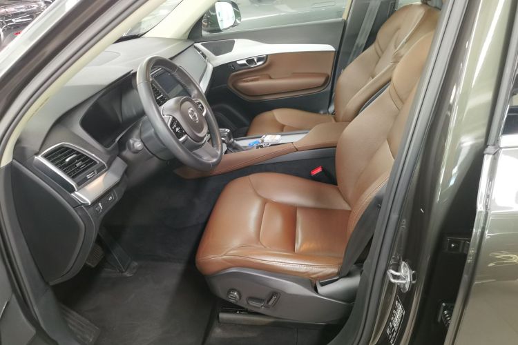 沃尔沃XC90 2019款 T5 智逸版 7座 国V中控内饰19