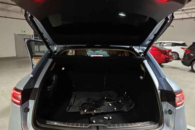 鸿蒙智行 问界M5 2022款 纯电后驱标准版机舱底盘23