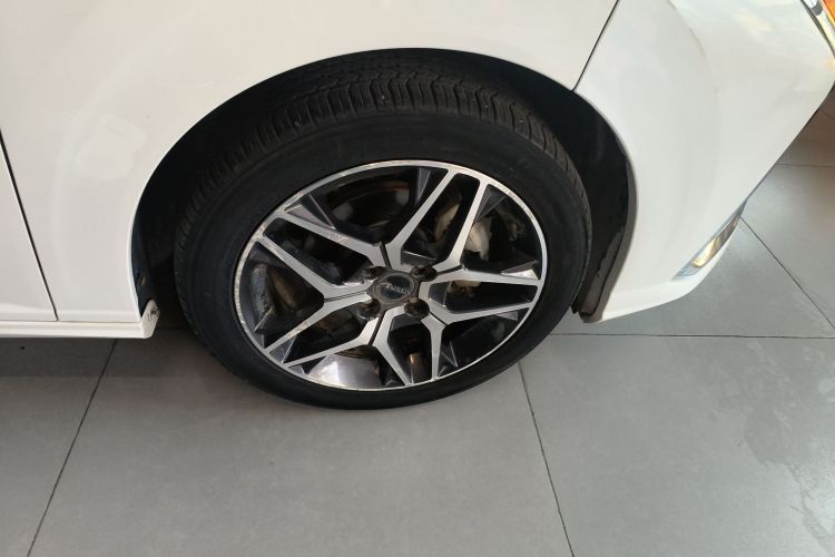 东风风神 奕炫 2021款 230T 自动追影版车身外观6008