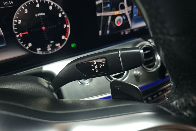 奔驰E级(进口) 2019款 E 260 运动版中控内饰18