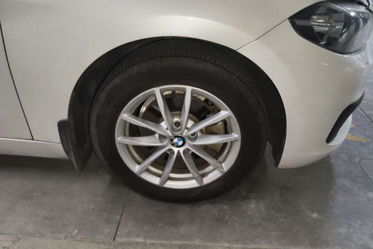 宝马1系 2018款 118i 时尚型车身外观6002