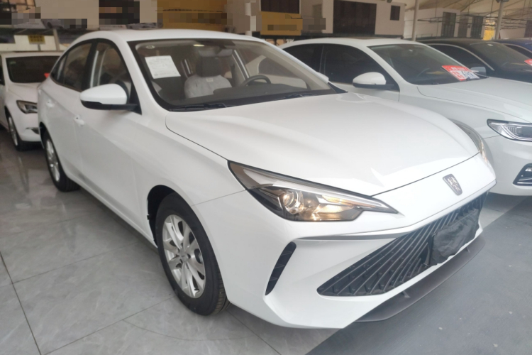 荣威i5 2023款 1.5L CVT豪华版车身外观3