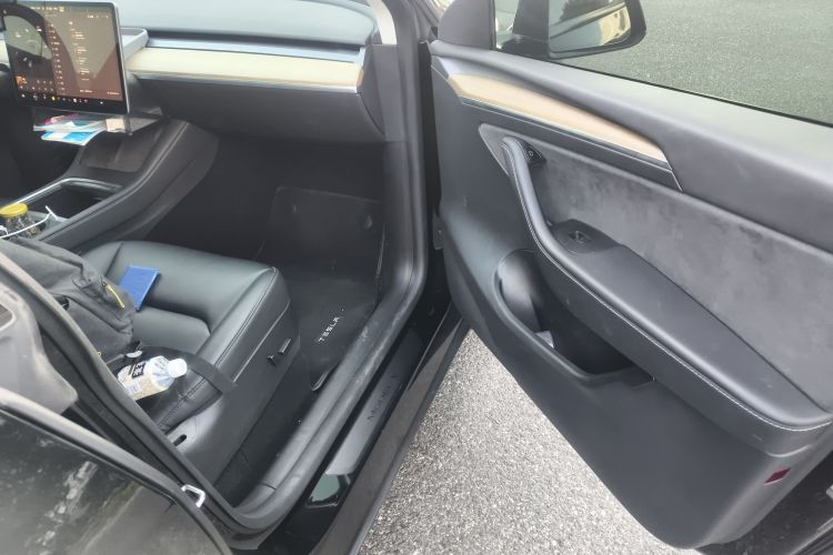 特斯拉 Model Y 2022款 后轮驱动版局部细节9005