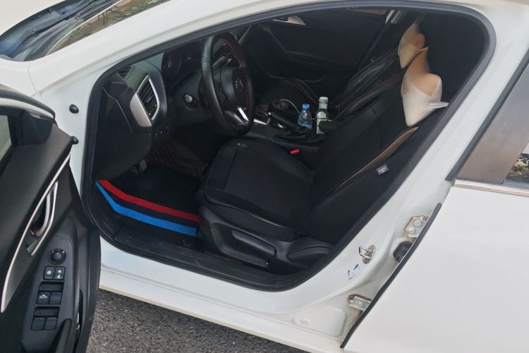 马自达3 昂克赛拉 2019款 云控版 三厢 1.5L 自动舒适型 国VI中控内饰20