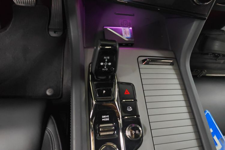 领克09 2021款 2.0T Halo 六座局部细节18