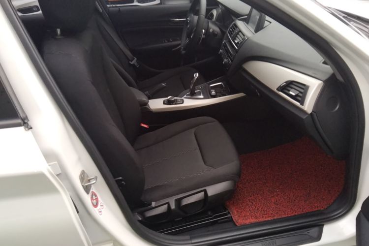 宝马1系(进口) 2016款 118i 领先型局部细节41