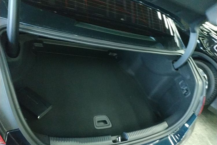 奔驰C级 2023款 改款 C 200 L 运动版机舱底盘23