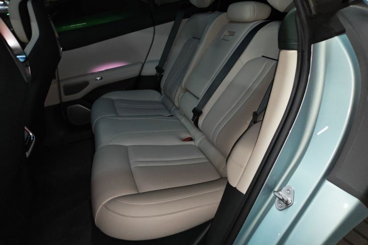 小米汽车 小米YU7 2025款 超长续航高性能四驱Max版中控内饰21