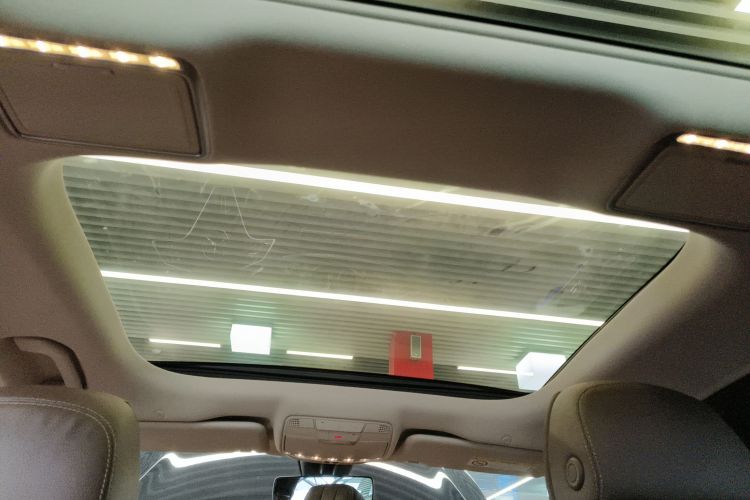 奔驰E级 2023款 改款 E 300 L 豪华型中控内饰22