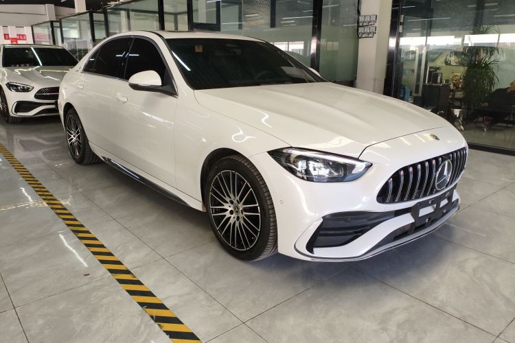 奔驰C级 2023款 C 200 L 运动版车身外观3