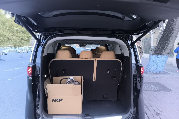 腾势D9 2024款 DM-i 980 四驱尊贵型机舱底盘23