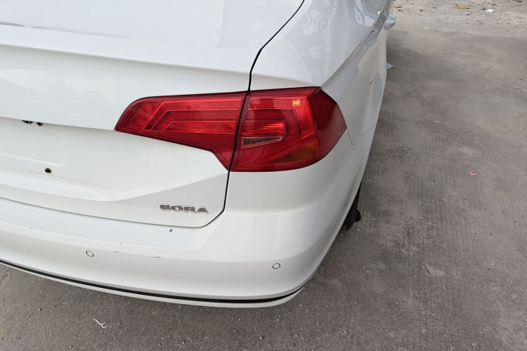 大众 宝来 2018款 1.5L 自动时尚型车身外观9