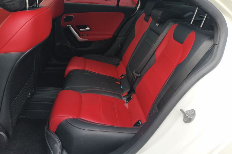 奔驰A级AMG 2022款 AMG A 35 L 4MATIC中控内饰21