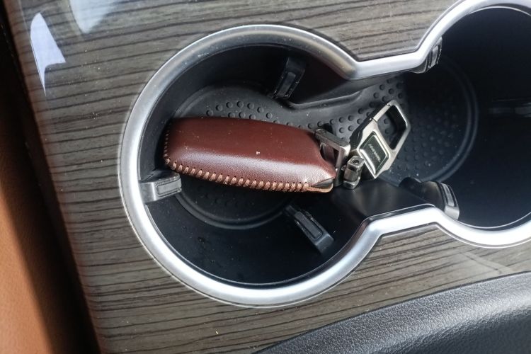 哈弗H9 2015款 2.0T 四驱豪华型 7座中控内饰7001