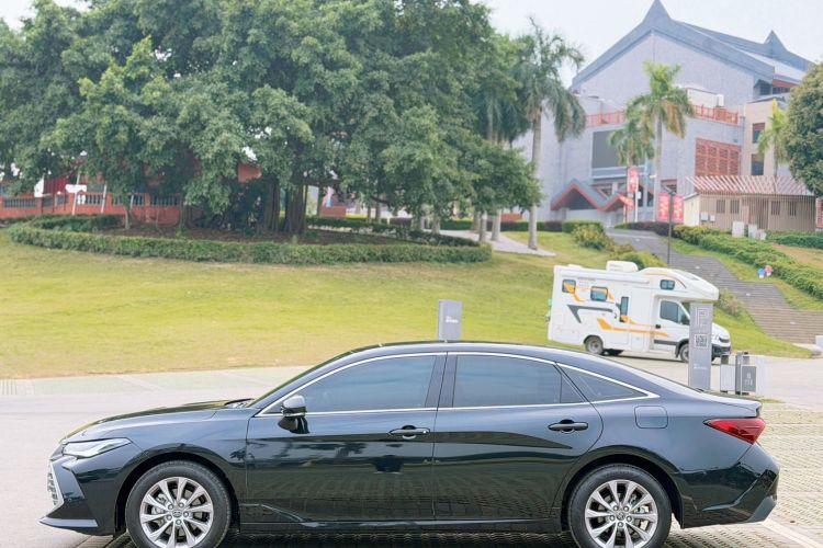 丰田 亚洲龙 2024款 2.0L 进取版车身外观4