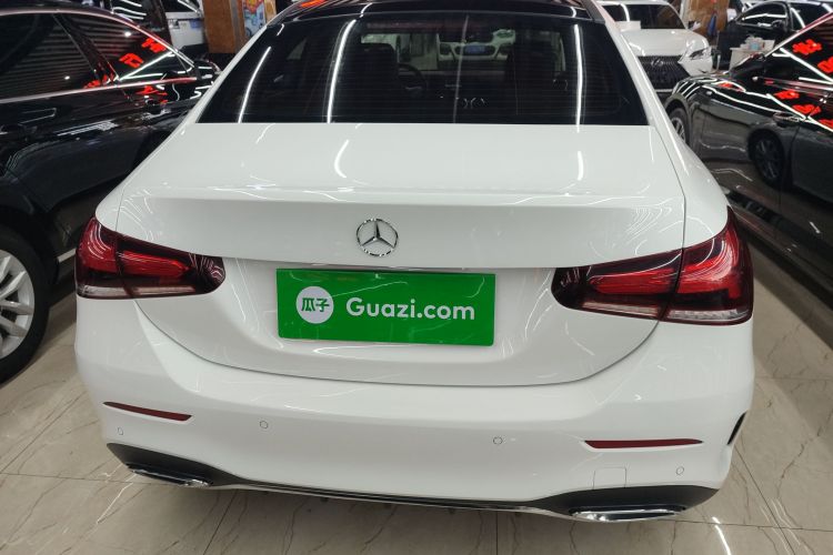 奔驰A级 2019款 A 200 L 运动轿车车身外观6