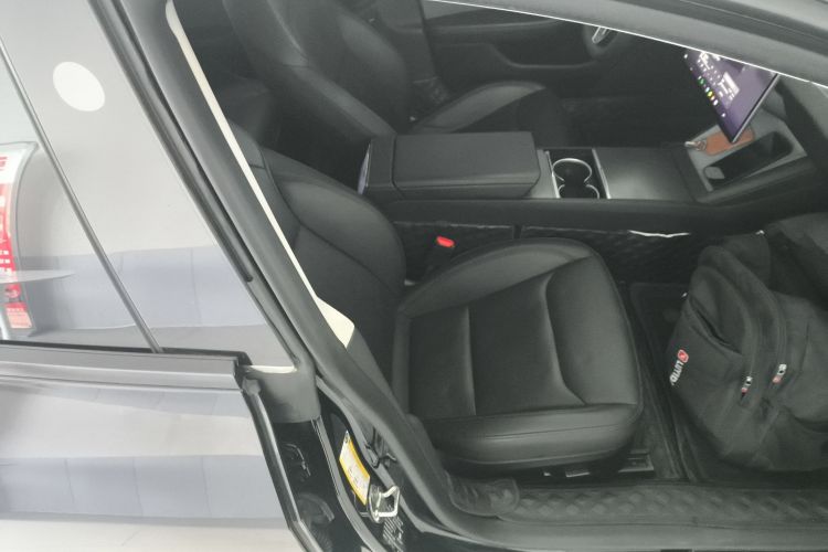 特斯拉 Model 3 2023款 后轮驱动版局部细节41