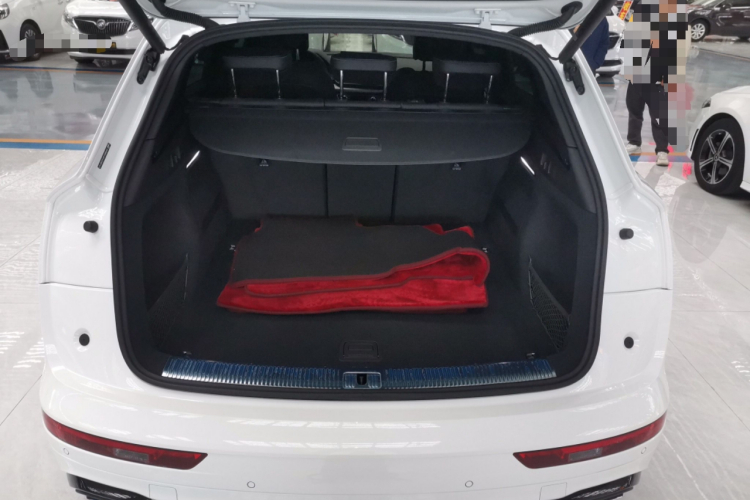 奥迪Q5L 2023款 40T 时尚动感型机舱底盘23