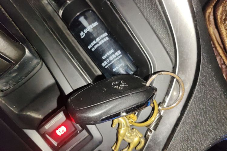 标致4008 2018款 350THP 豪华版中控内饰7001