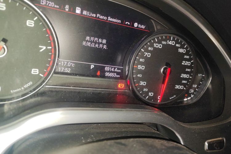 奥迪A8 2013款 A8L 45 TFSI quattro舒适型中控内饰15