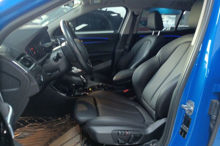 宝马X2(进口) 2018款 sDrive25i 领先型M越野套装 国V局部细节19