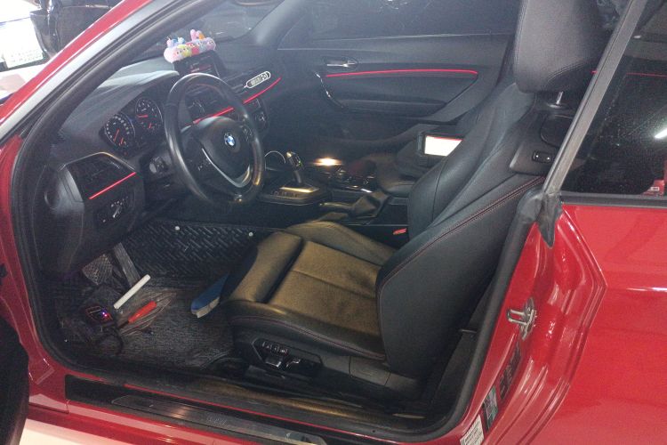 宝马2系(进口) 2019款 225i 敞篷轿跑车 运动设计套装局部细节19