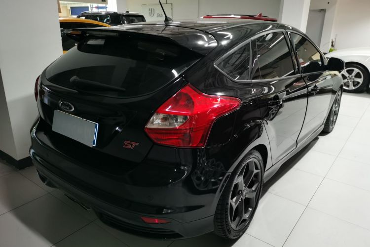 福特 福克斯(进口) 2013款 2.0T ST 标准版车身外观7