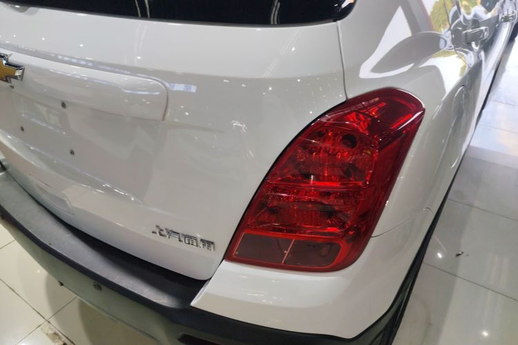 雪佛兰 创酷 2016款 1.4T 手动两驱舒适天窗版车身外观9