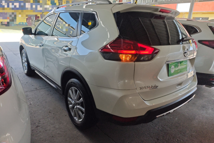 日产 奇骏 2022款 2.0L 两驱智联舒享版车身外观4