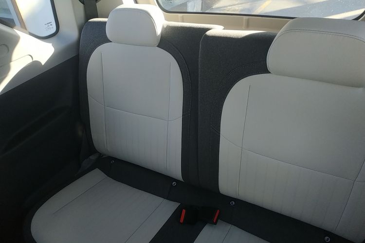 吉利银河 熊猫 2025款 210km 元气熊中控内饰21