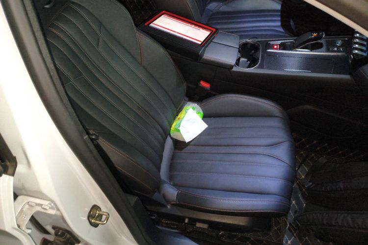 标致508 2022款 508L 400THP PureTech 驾控版局部细节41