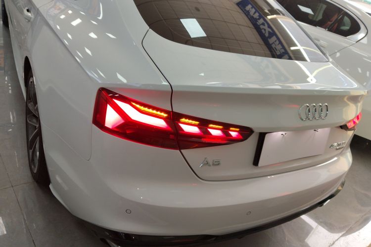 奥迪A5 2021款 Sportback 45 TFSI quattro 臻选动感型车身外观6