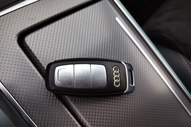 奥迪A6L 2021款 55 TFSI quattro 尊享动感型中控内饰11