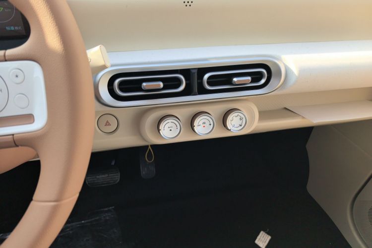 五菱汽车 宏光MINIEV 2024款 第三代 215km 青春版局部细节16